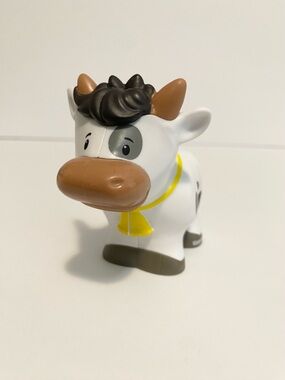 Little People Barn Animal Cow Figure Fisher Price Toy Farm Barn 4/$20 🛑